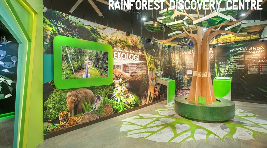 Rainforest Discovery Centre is an informative and interactive center that aims to offer visitors an educational experience of plants and wildlife of Taman Negeri Rompin. Meet a few animals found in TNR virtually, get facts and take quizzes about them on the interactive display in the center and enjoy the video presentation in the auditorium
