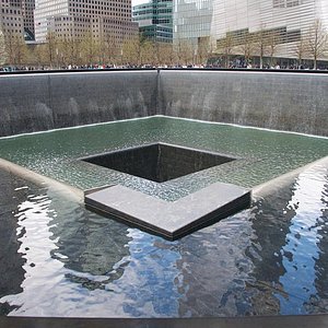 Survivor Tree - Picture of Private 9/11 Memorial Tour, New York City -  Tripadvisor