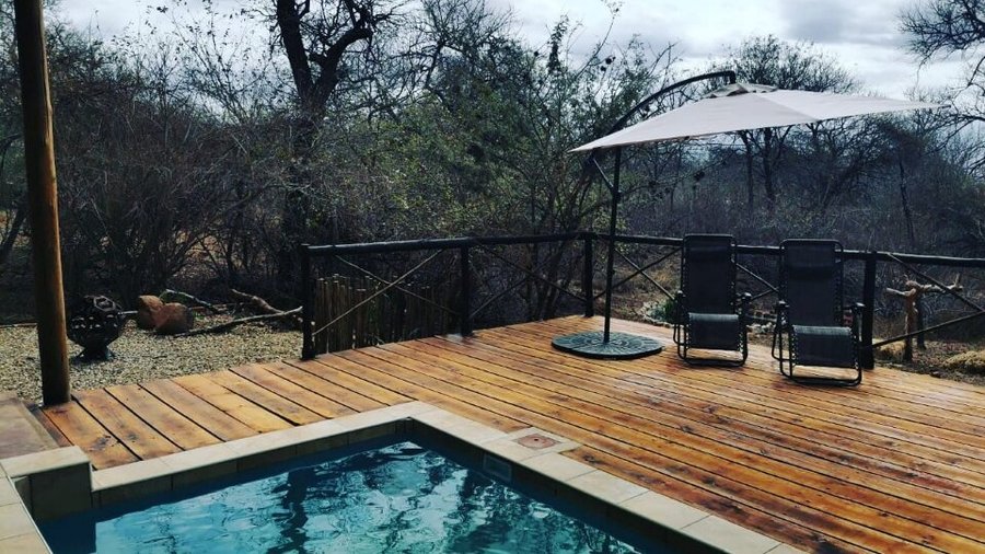Pool and Braai area 