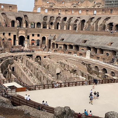 Vue en plongée du Colisée à Rome