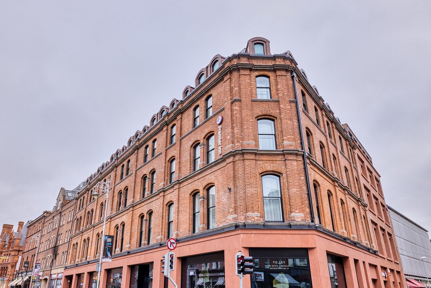 premier-inn-dublin-city-centre-temple-bar-hotel-au-268-2023-prices