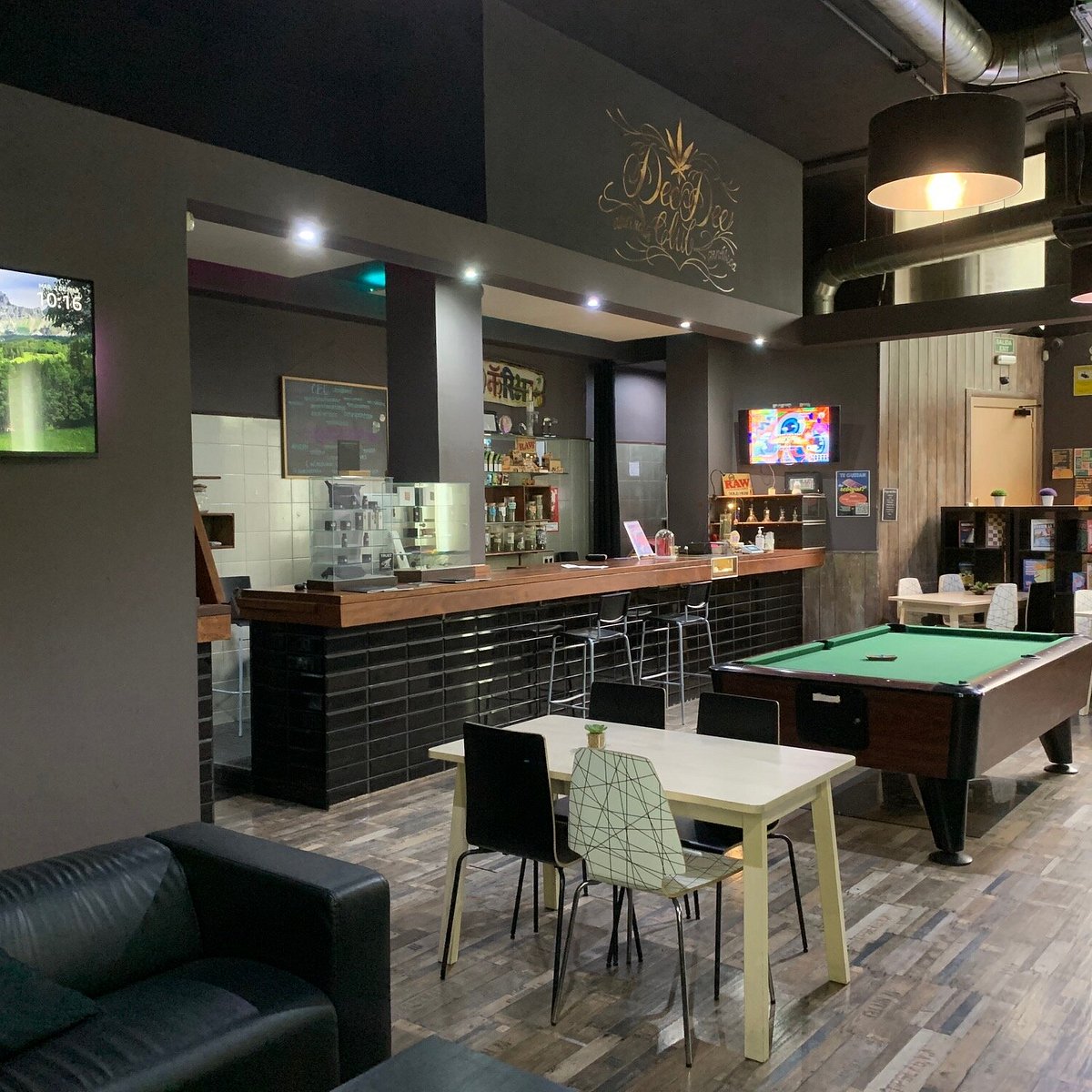 Bar & Beverage Stations - The 443 Social Club & Lounge