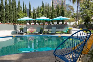 Piscine et plage