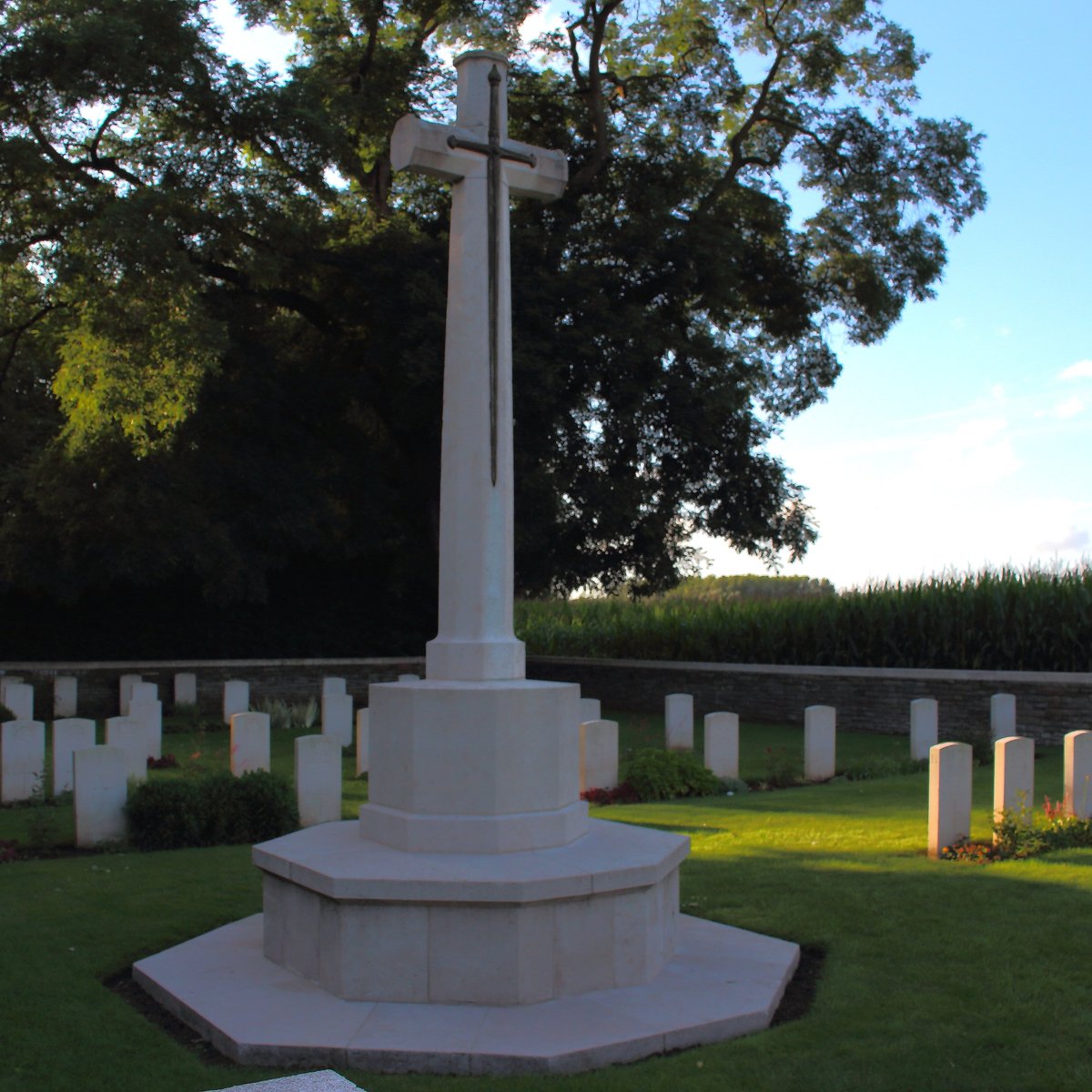 Neuve Chapelle British Cemetery (Neuve-Chapelle) - All You Need to Know ...