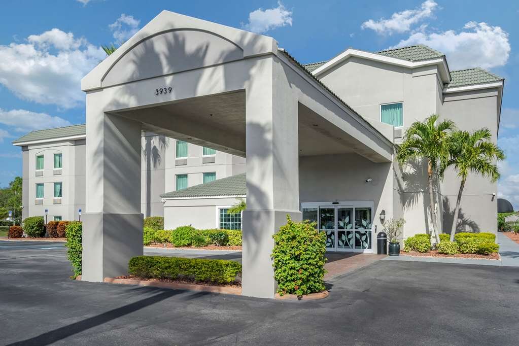 SLEEP INN CLEARWATER ST PETERSBURG 93 1 0 1 Updated 2023   Hotel Exterior 