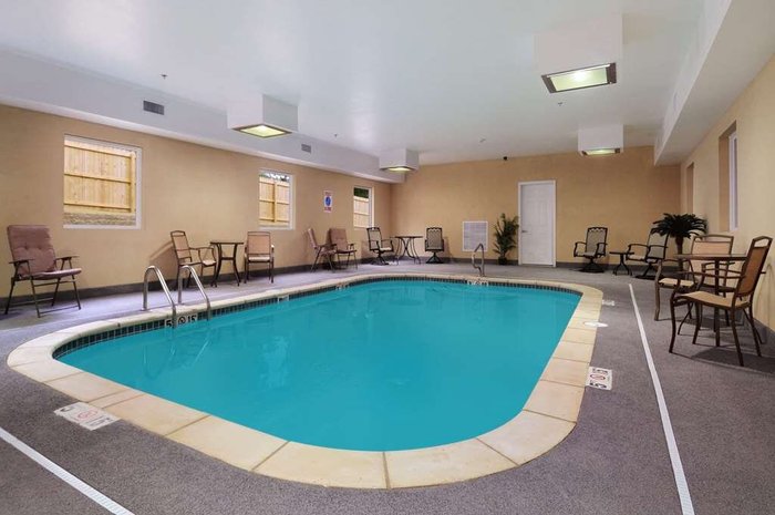 Days Inn & Suites by Wyndham Cabot Pool Pictures & Reviews - Tripadvisor