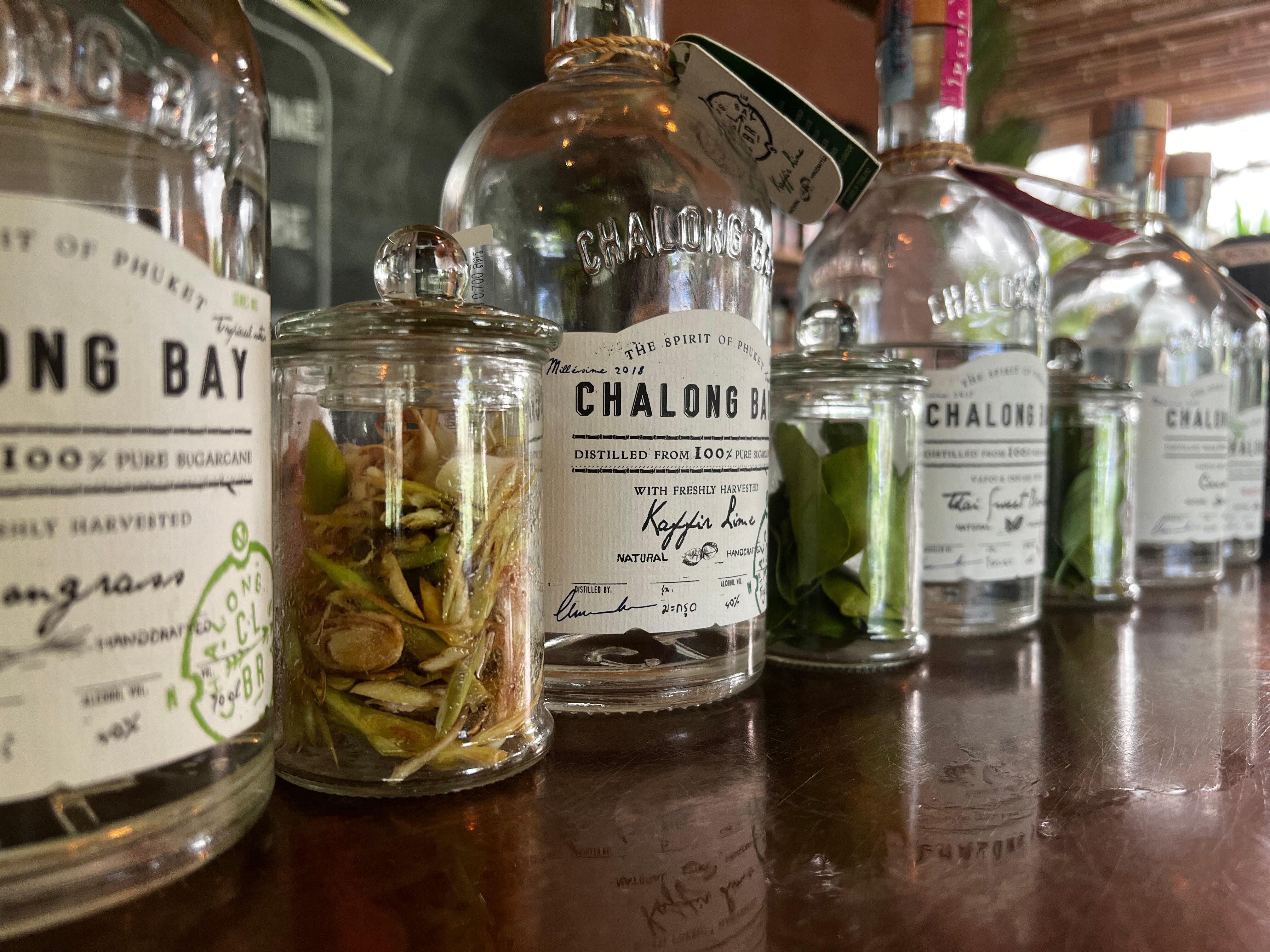 2024 シャロンベイラムでの蒸留所見学、提供元：The Distillery Phuket - Home of Chalong Bay |  プーケット, タイ - Tripadvisor