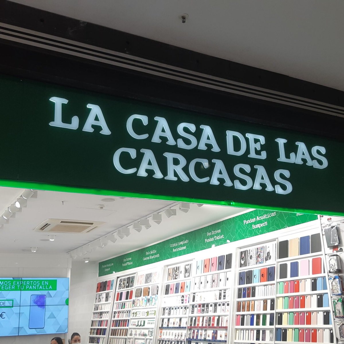 LA CASA DE LAS CARCASAS (2025) All You Should Know BEFORE You Go (with Reviews)
