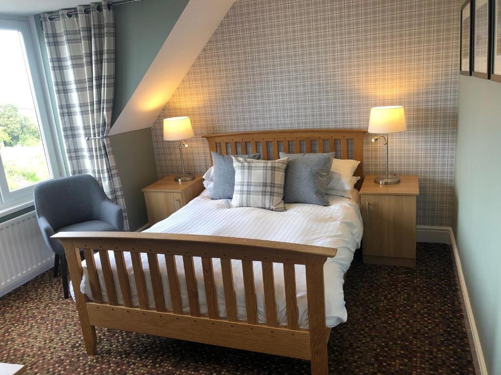 THE SUNNINGDALE HOTEL - Updated 2024 Prices & B&B Reviews (Bamburgh ...