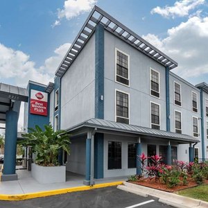 Best Western Plus Bradenton Gateway Hotel in Bradenton, image may contain: Neighborhood, Hotel, City, Condo