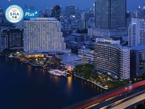 Shangri-La Bangkok in Bangkok, image may contain: City, Urban, Condo, Waterfront