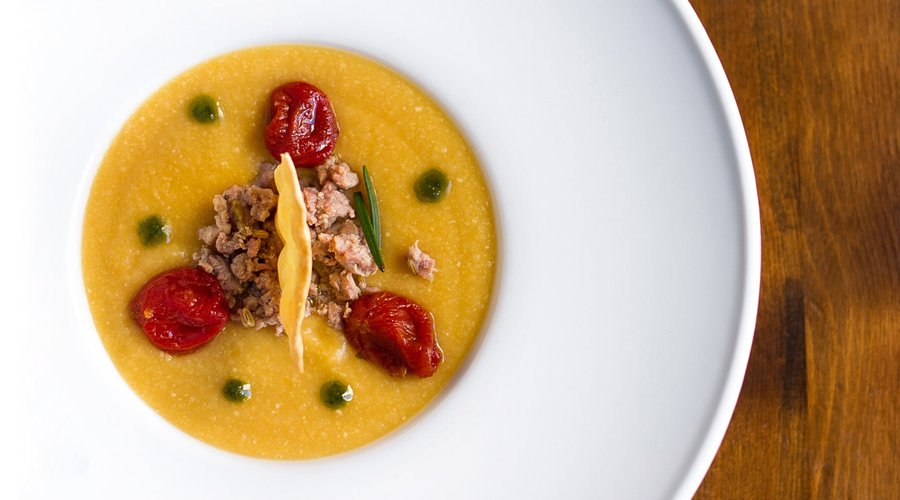 Crema di ceci, purpuzza e pomodori confit