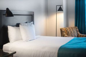 Room & Suite