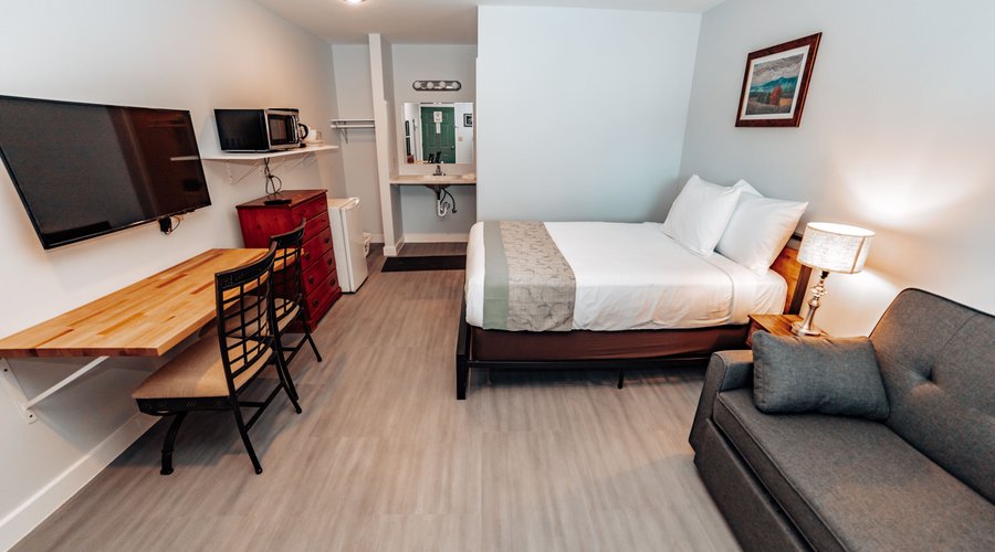 Lodge Room - Efficiency Suite