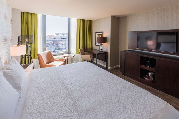 HAMPTON INN & SUITES WASHINGTON DC-NAVY YARD - Updated 2022 Prices ...