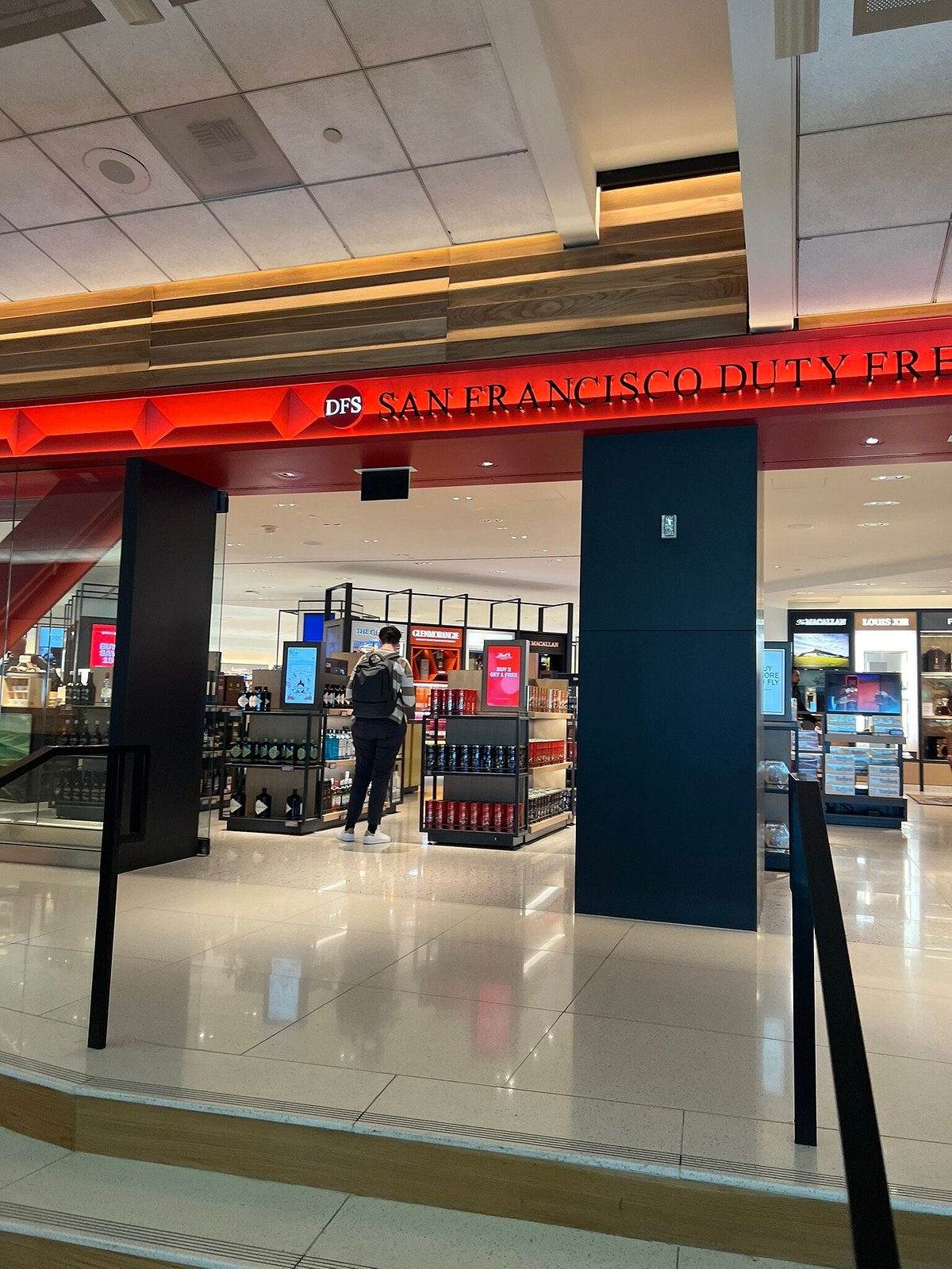 DFS welcomes Alipay shoppers at San Francisco airport - Duty Free Hunter