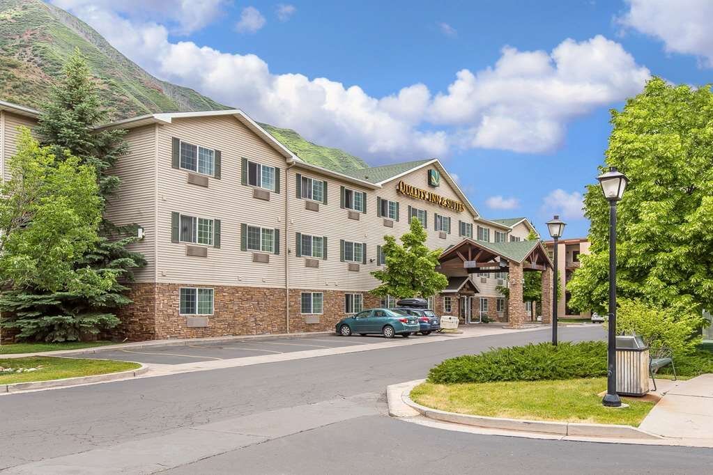 QUALITY INN SUITES ON THE RIVER Updated 2024 Prices Hotel Reviews   Quality Inn Glenwood 