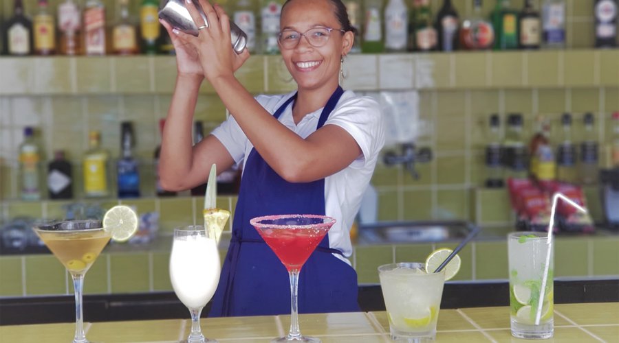 Cocktails - Barmaid.