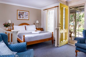 Room & Suite