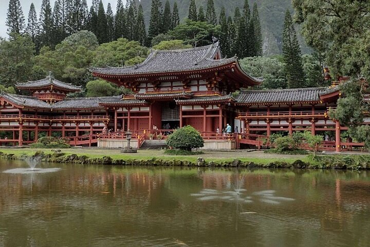 2024 Full Day Oahu Tour with Byodo Temple & Waimea Waterfalls