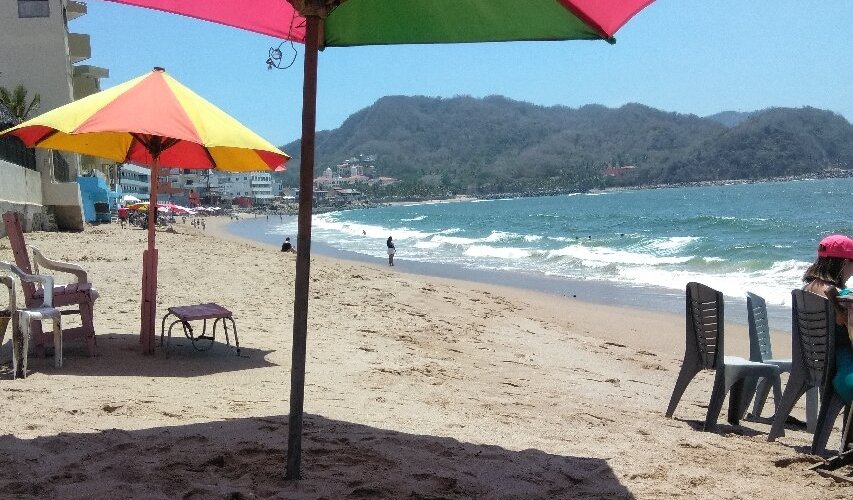 Playa tranquila, limpia y buena para pasar un fin de semana o unas vacaciones familia