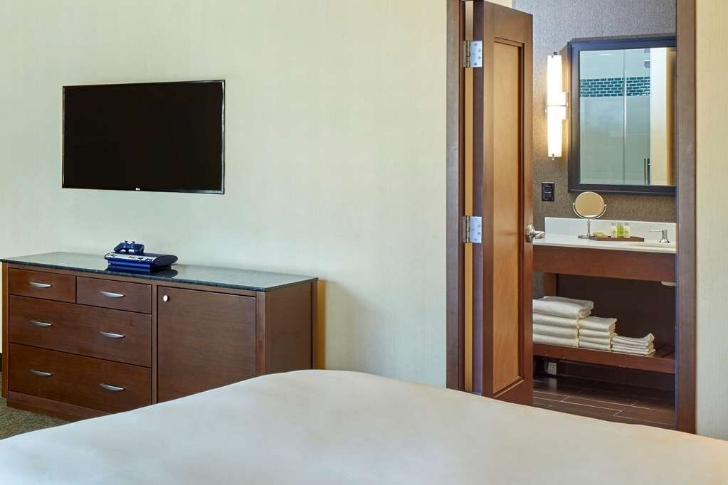 Hotel photo 56 of DoubleTree by Hilton Hotel Alana - Waikiki Beach.