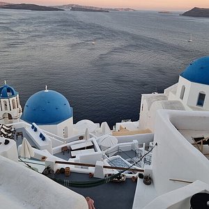 Entertainment in Santorini