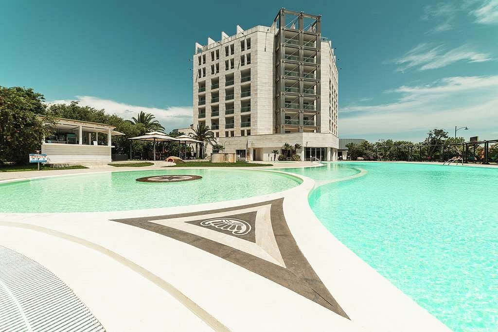 Doubletree by Hilton Hotel Olbia - Sardinia，位於撒丁島的飯店