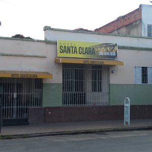 Diária de R$ 85,00 para uma pessoa em quarto com ventilador.