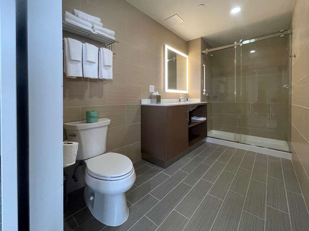 MAINSTAY SUITES Updated 2024 Prices Reviews And Photos   Bathroom 