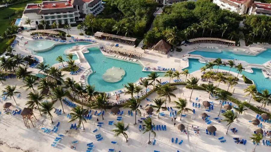 BlueBay Grand Esmeralda: amor y manglares en Punta Maroma
