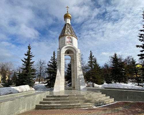 Монумент славы часовни Георгия Победоносца осень