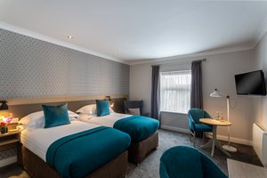 Room & Suite