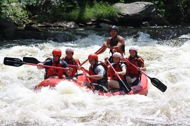 People rafting the Upper Pigeon Smoky Mountains