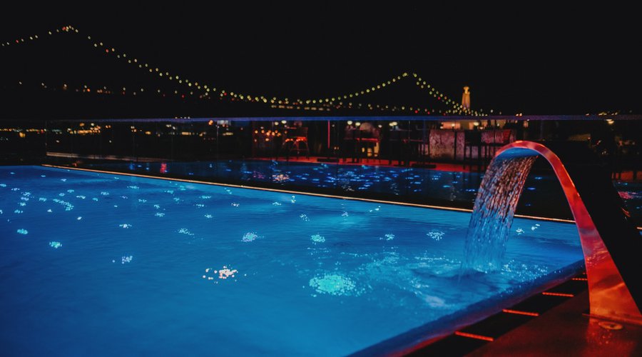 SUD Pool Lounge