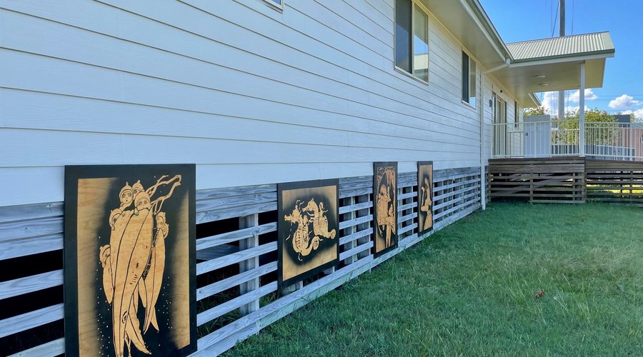The Tea Gardens Library is a small community hub, with a playground out the front and the Information Centre, Council offices and Art & Craft Centre across the road.