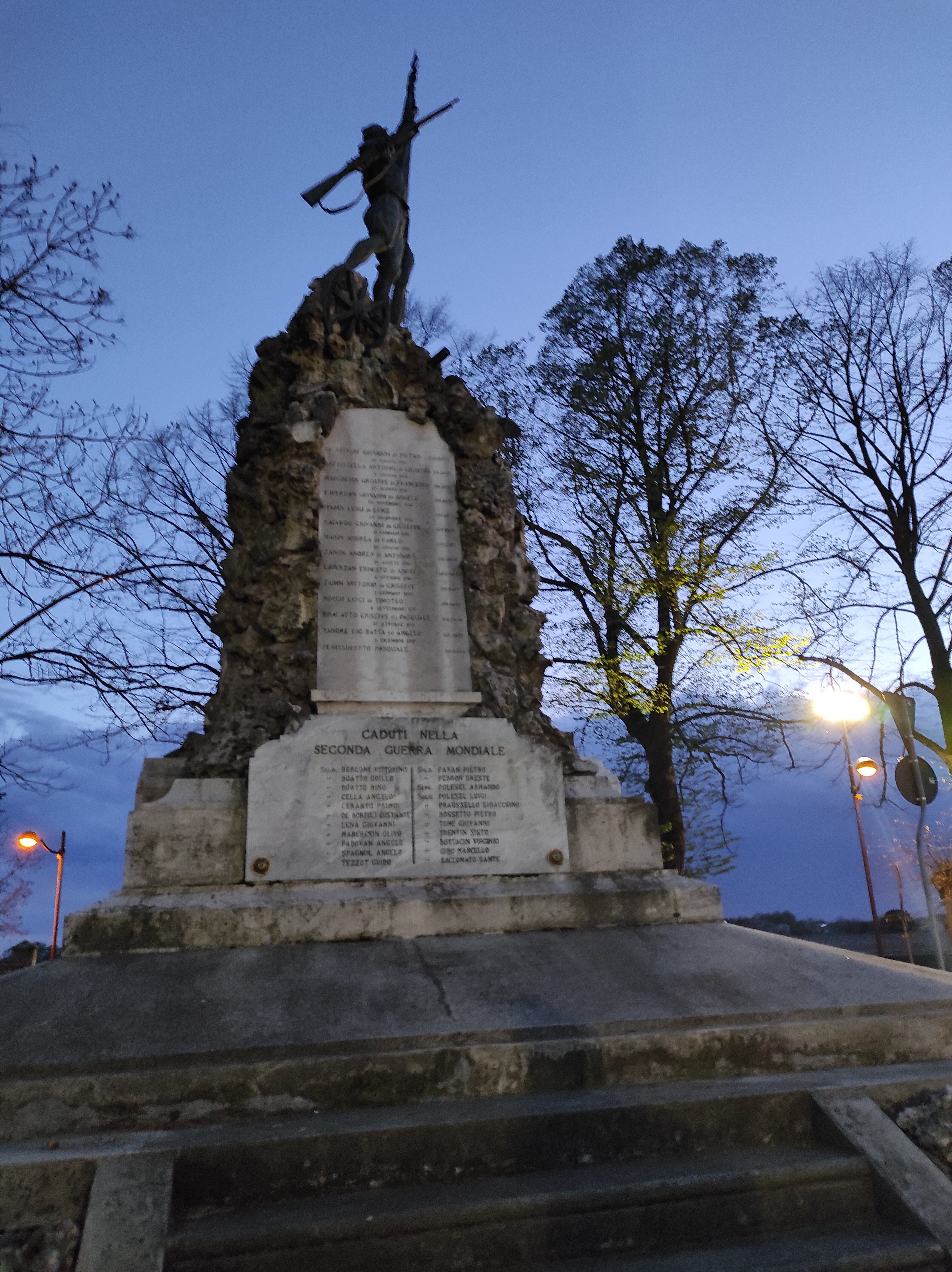 MONUMENTO AI CADUTI DELLA PRIMA E DELLA SECONDA GUERRA MONDIALE (2024 ...