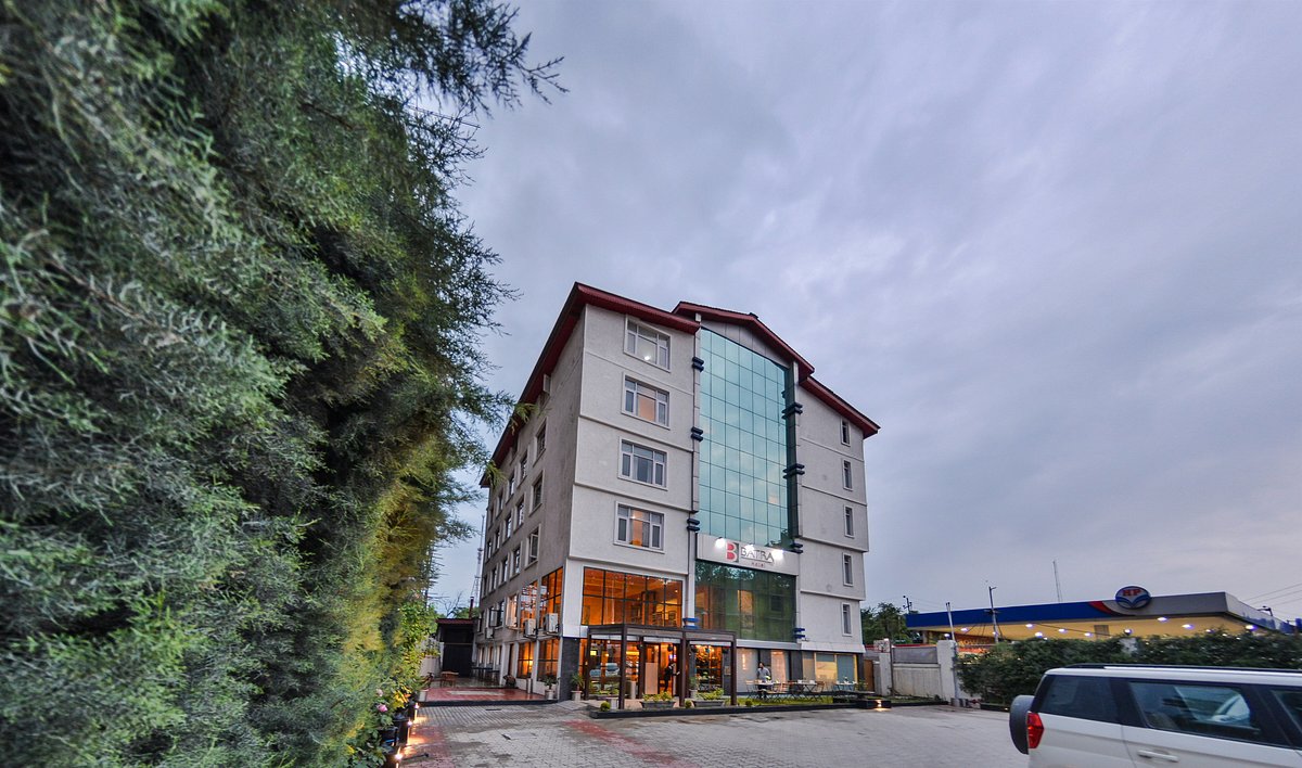 Batra Hotels and Residences, hotel in Srinagar