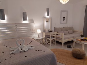Room & Suite