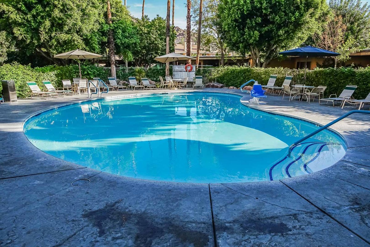 Palm Springs Tennis Club Parking: Pictures & Reviews - Tripadvisor