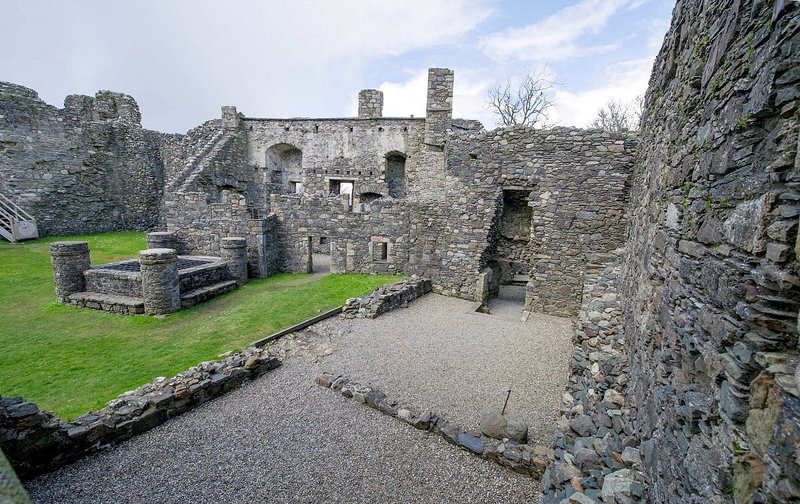Dunstaffnage Castle & Chapel