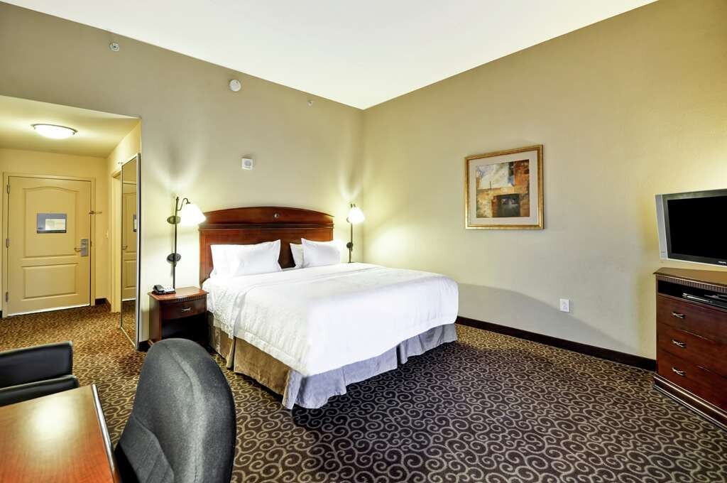 HAMPTON INN & SUITES FREDERICKSBURG-AT CELEBRATE VIRGINIA (AU$226 ...