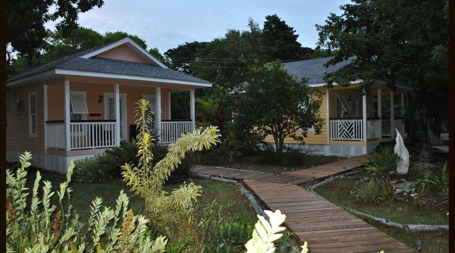 View of both cottages. 