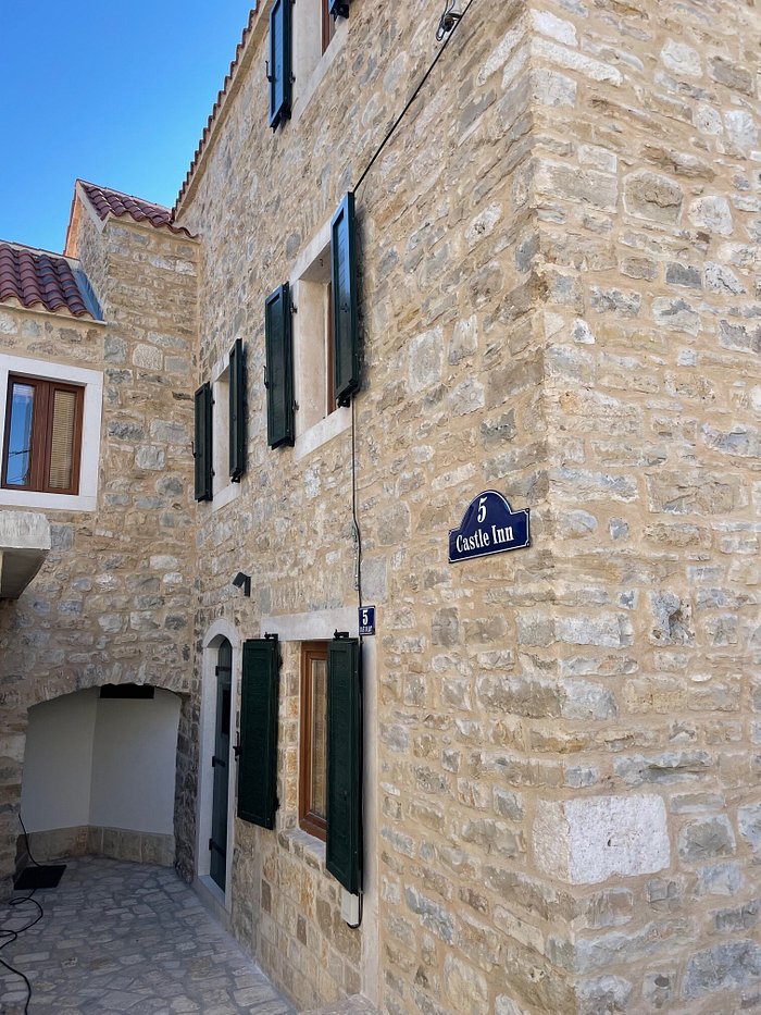 CASTLE INN - Kastel Sucurac Inn Prices & Reviews