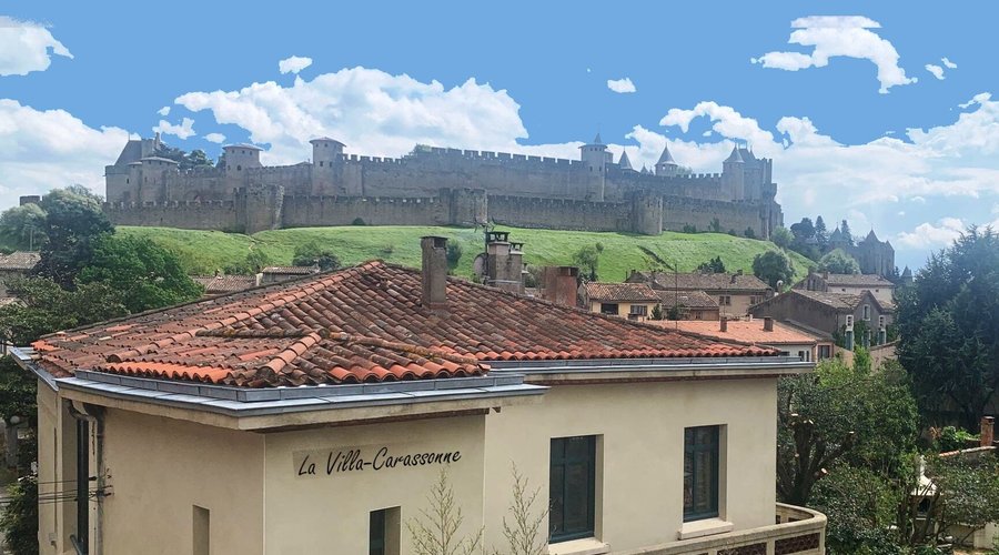 La Villa Carcassonne a 10 minutes du pont levis de la Cité de Carcassonne.