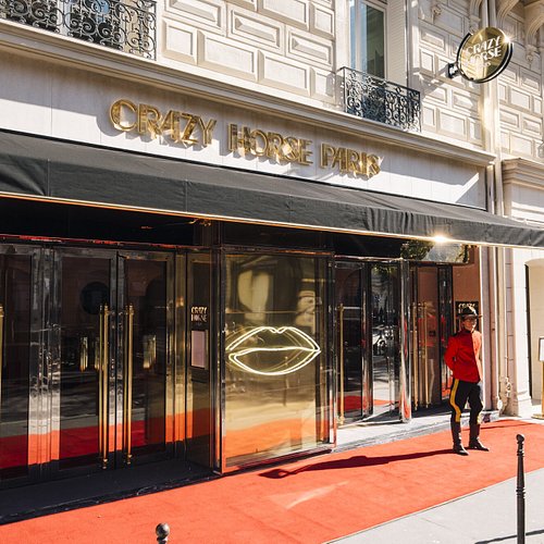 Champs Elysees: An Extravagant Entertainment Experience in Paris