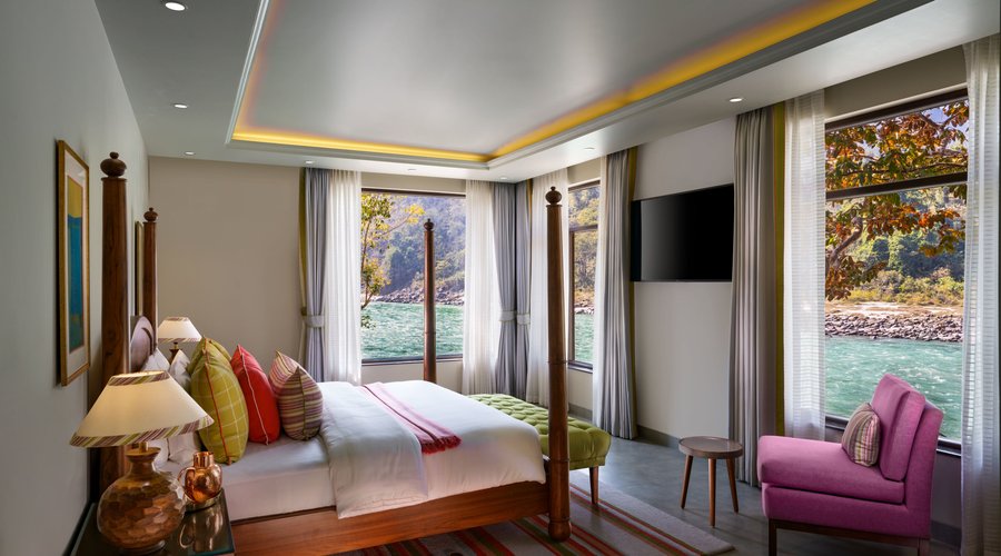 SeleQtion Suite Ganges view - A panoramic view of the Ganges 