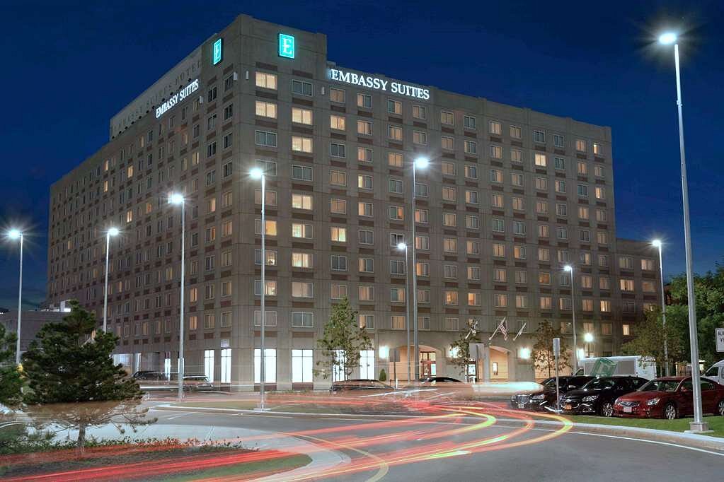Embassy Suites by Hilton Boston at Logan Airport โรงแรมใน บอสตัน