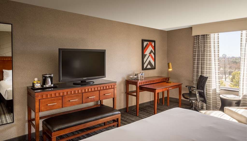 DOUBLETREE BY HILTON HOTEL DALLAS NEAR THE GALLERIA - Hotel Reviews ...