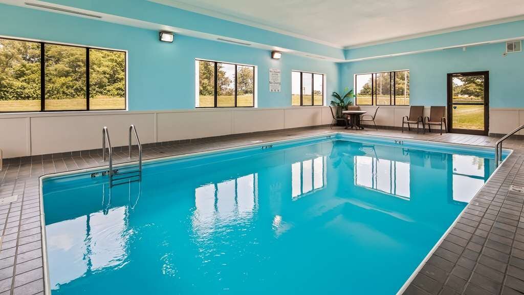 hotels in hannibal mo with indoor pool